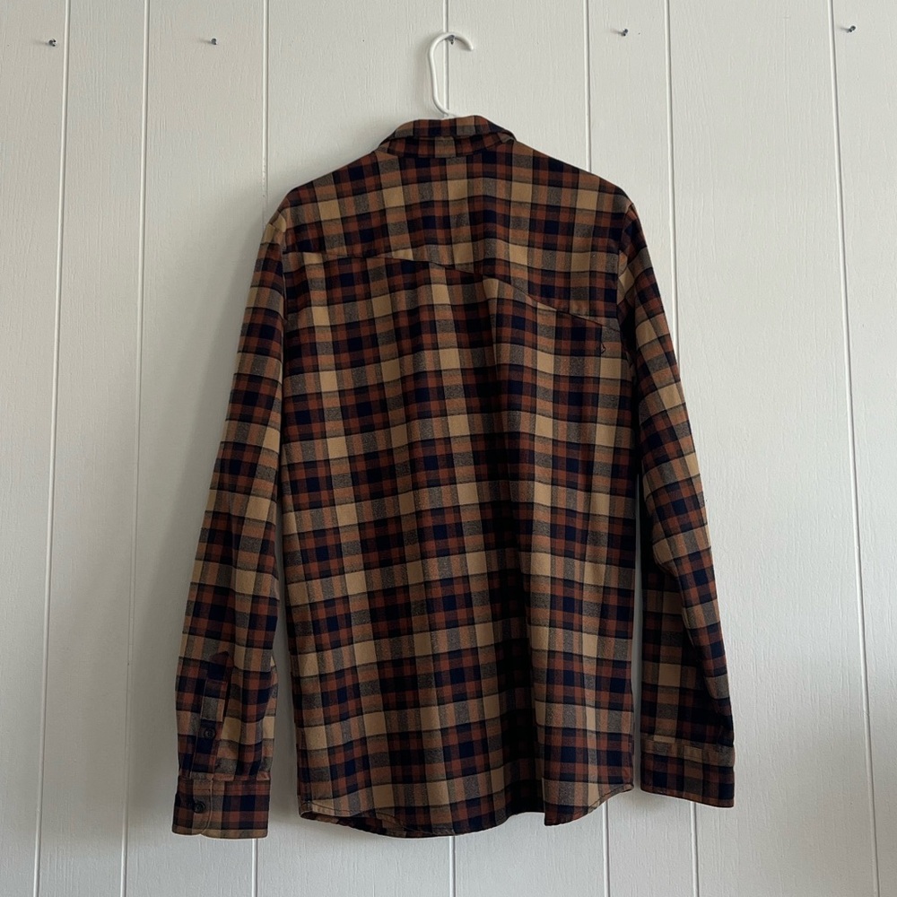 Volcom Button Up - image 2